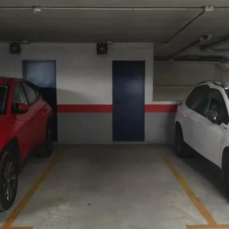 Malaga Yellow Duplex Free Parking And Terrace Exterior photo