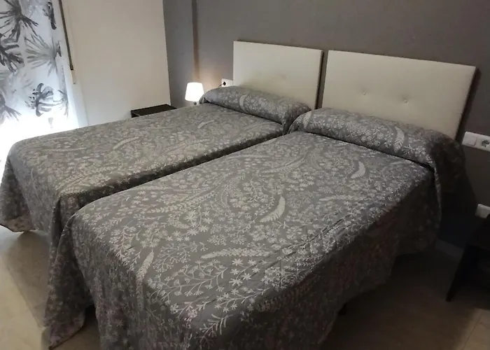Malaga Yellow Duplex Free Parking And Terrace