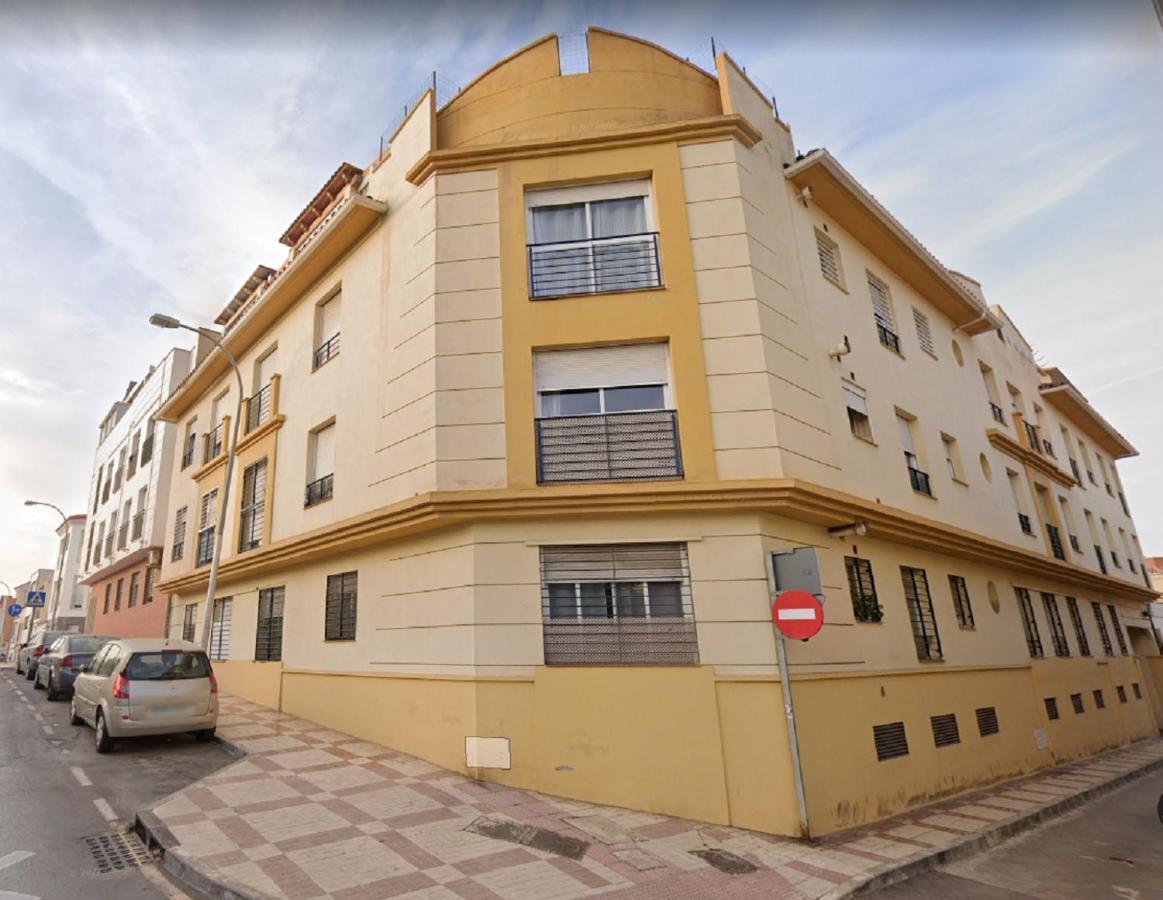 Yellow Duplex Free Parking And Terrace Apartment *